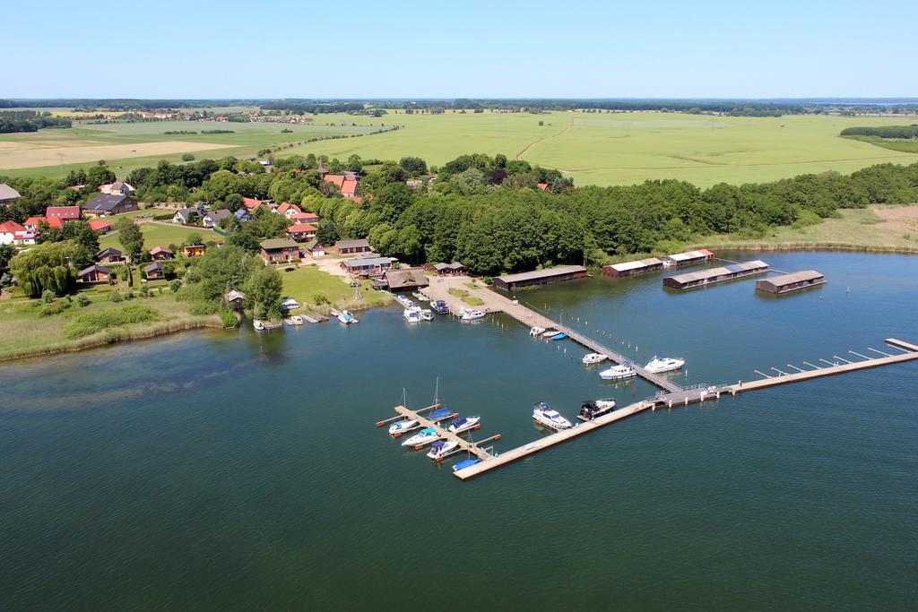 Ferienanlage Mueritz Seeromantik Sietow Dorf Exterior foto